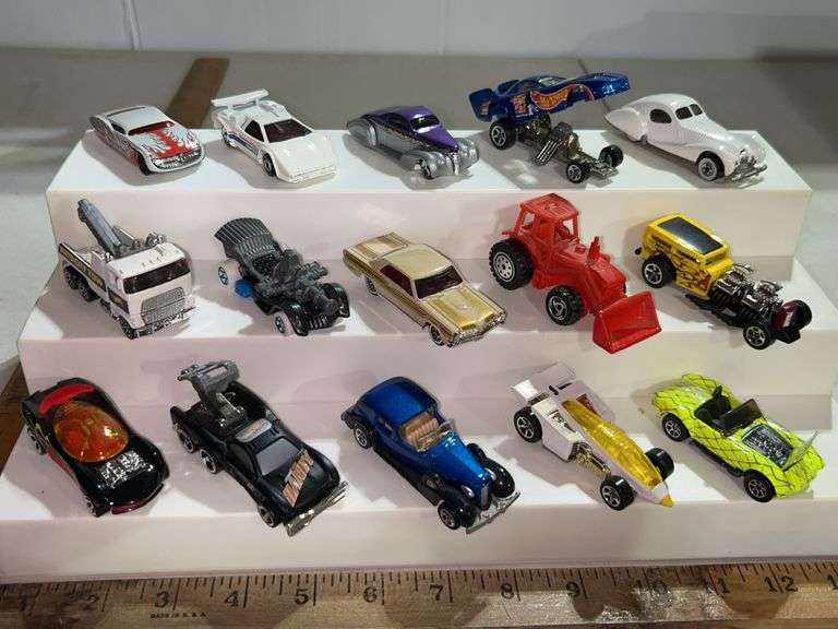 15 Assorted Hot Wheels Cars