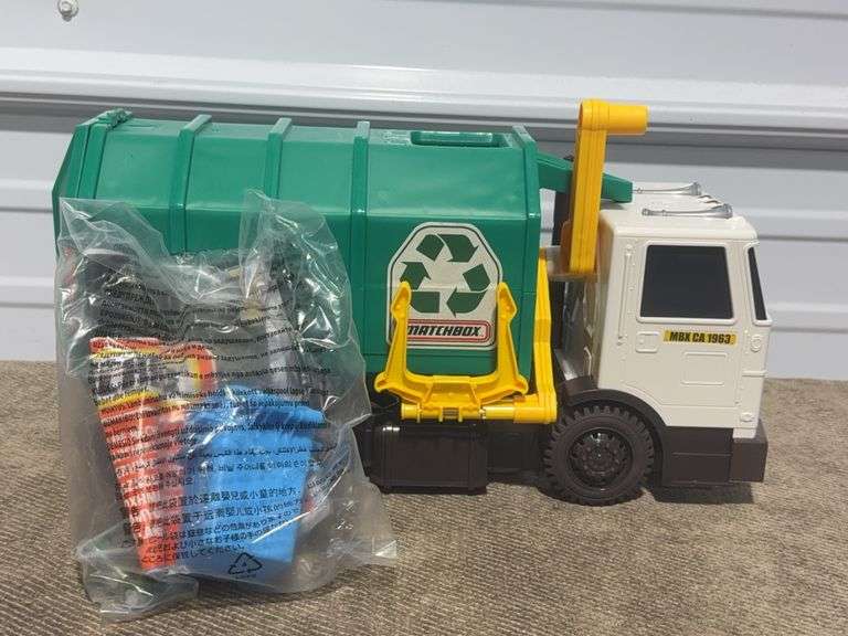 **OPEN BOX/NEW** Matchbox Lights and Sounds Garbage Truck Play Vehicle