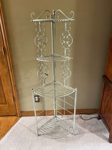 Decorative Metal Corner Stand