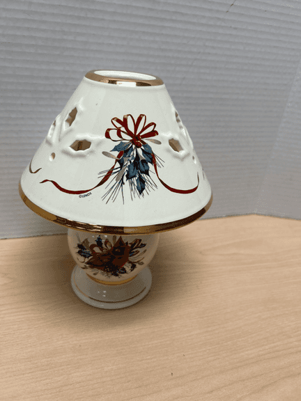Lenox “Winter Greetings” Tea Light Lamp Set (2 Pc) Cardinal Holiday Design – 7-1/4" H