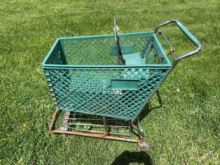 Plastic/Metal Shopping Cart