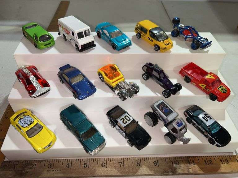 15 Assorted Hot Wheels Cars