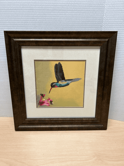Framed Hummingbird Artwork Print – Silk Embroidery Style on Gold Tone Background