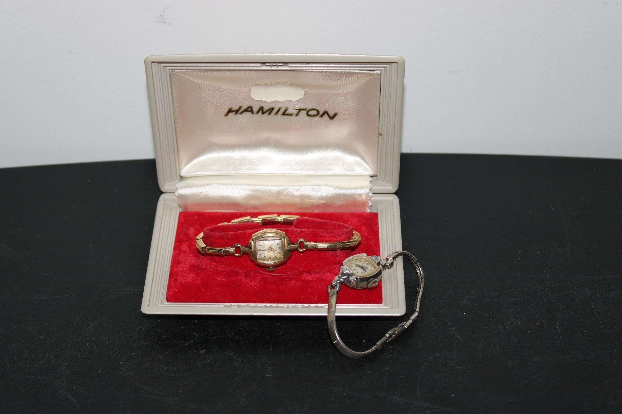 骨董品 Vintage Treasures, Silver Dollar, Decorative Collectibles, Art