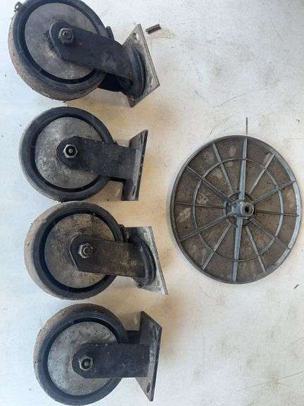 Four Heavy-Duty Swivel Casters with Metal Reinforcement Wheel and Circular Metal Plate