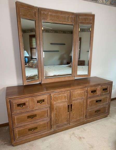 Dresser with Trifold Mirror