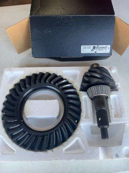 Summit Racing SUM-740905 Ring and Pinion Gear Set for Ford 9-inch Differential