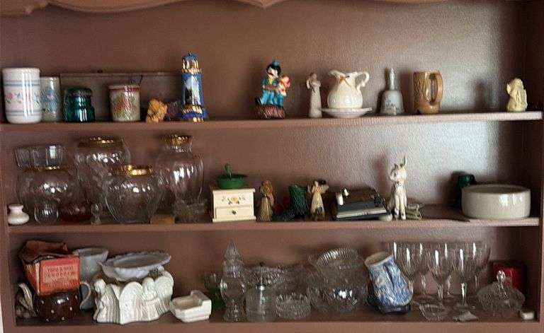 Mixed Glassware and Figurines