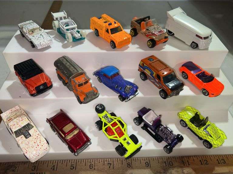 15 Assorted Hot Wheels Cars