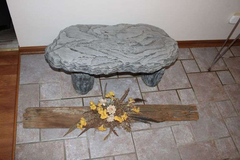 Concrete Bench & Décor