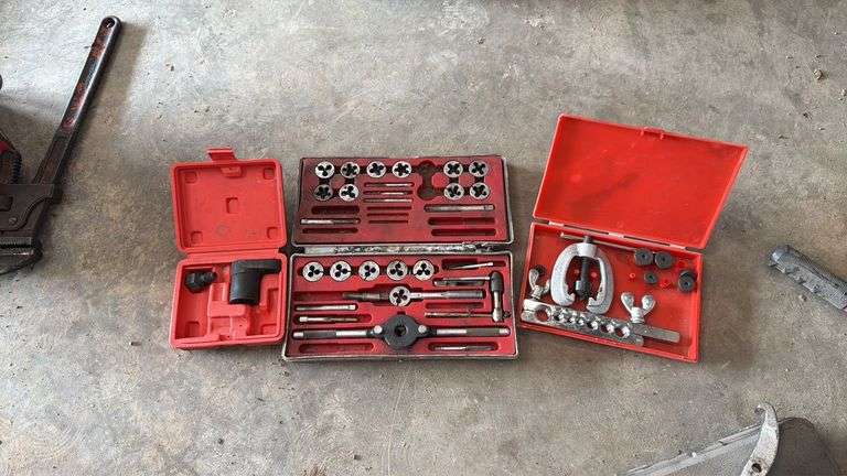 Tap and Die Set with Cases