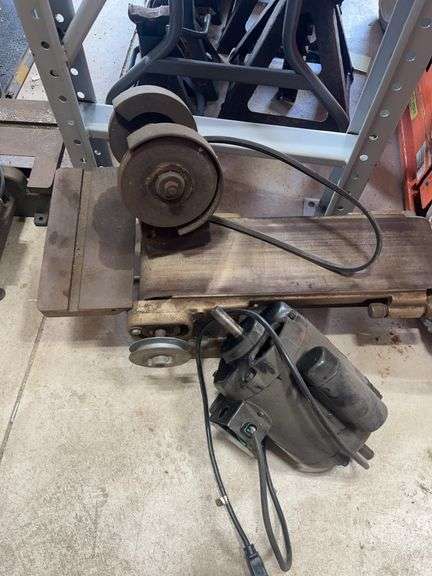 Delta Manufacturing Co. Belt-Driven Motor with Table and Accessories