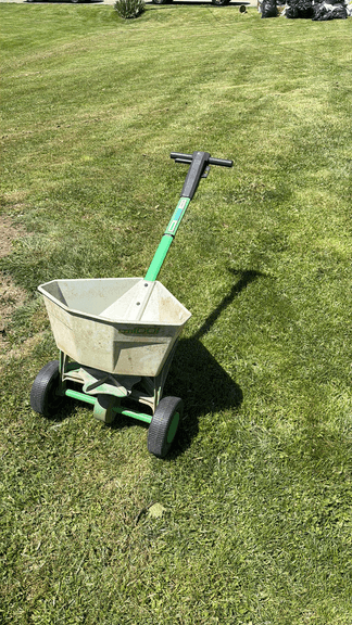 Green Broadcast Spreader