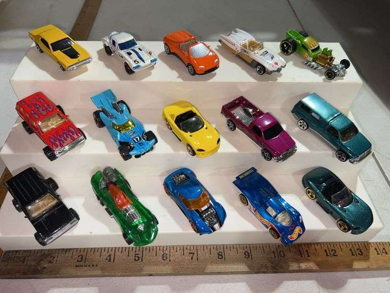 15 Assorted Hot Wheels Cars