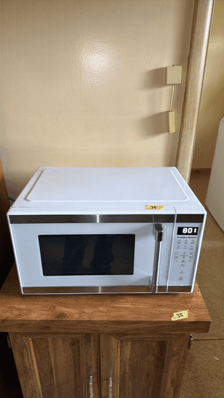 Magic Chef 1.6 Cu. Ft. Microwave