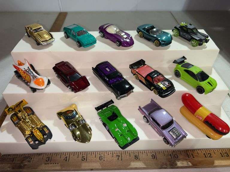 15 Assorted Hot Wheels Cars