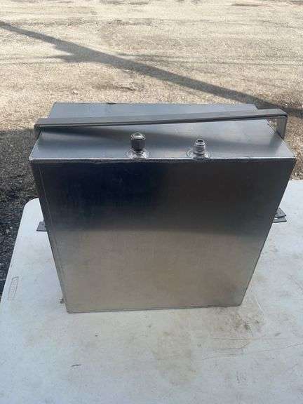 Aluminum Fluid Reservoir Tank with Indicator Gauge