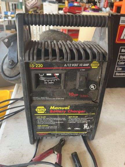 NAPA Model 85-220 Manual Battery Charger, 6/12 Volt, 10 Amp