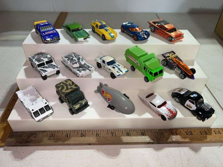 15 Assorted Hot Wheels Cars