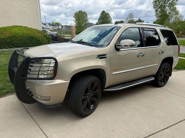 2007 Cadillac Escalade - Gold Edition ~ 158,000 Miles
