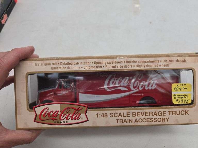 Vantage coca cola beverage truck.Train accessory new inbox - Auction Ohio