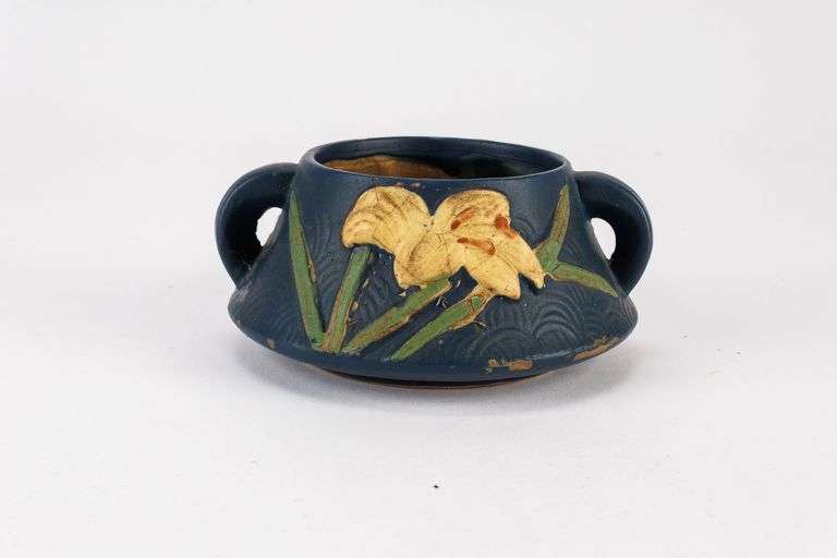 Vintag Roseville Pottery Zephyr Lily Open Sugar Bowl