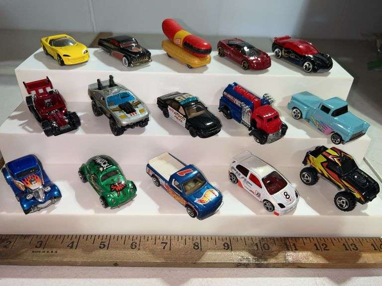 15 Assorted Hot Wheels Cars