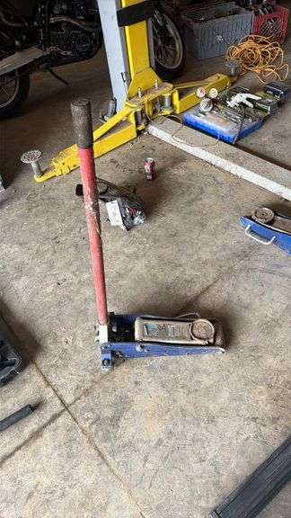 Blue Hydraulic Floor Jack