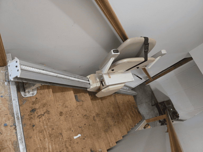 Chillicothe Ohio-Harmar Pinnacle Straight Stair Lift