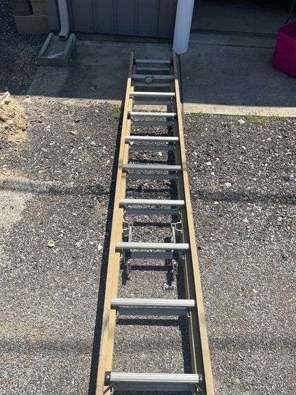 Werner 20-Foot Fiberglass Extension Ladder, Model D7120-2
