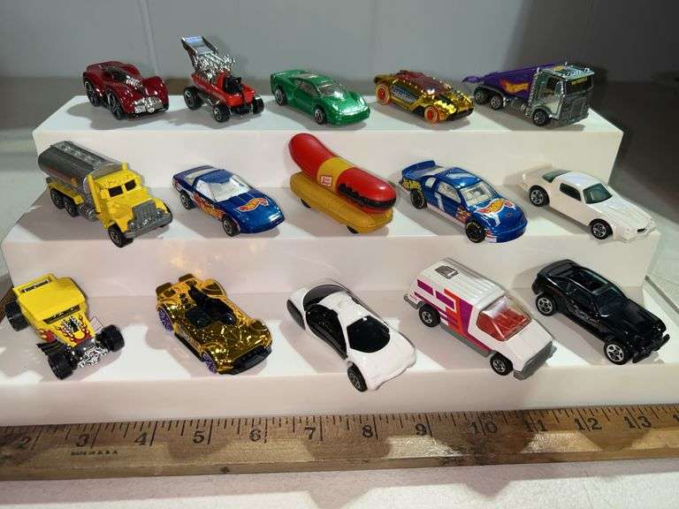 15 Assorted Hot Wheels Cars