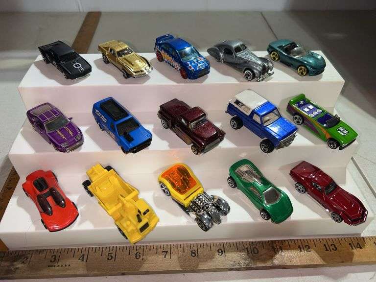 15 Assorted Hot Wheels Cars