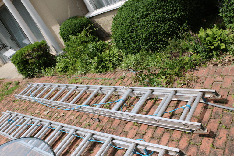 24 Foot Extension Ladder - Auction Ohio