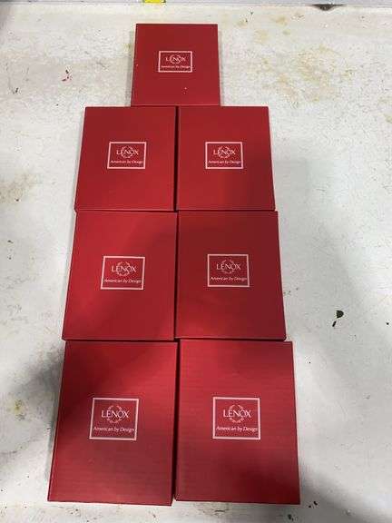 Lenox Holiday/Collectibles