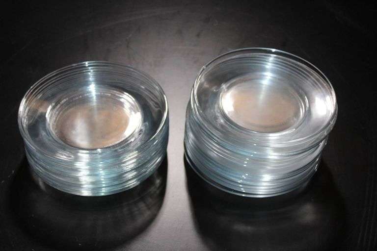 Clear Glass Plates with Visible Ridges, 22 Pieces