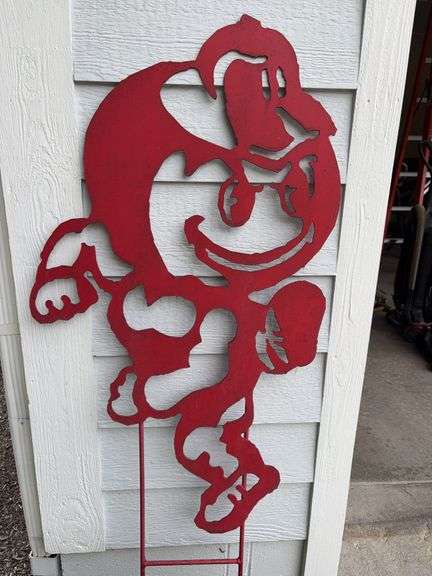 Brutus Yard Stake
