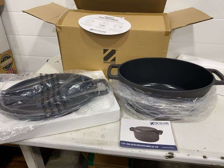 Pro For Home non-stick cast iron Dutch oven.
