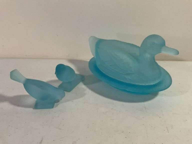 Westmoreland & L.E. Smith Blue Satin Glass Birds – 3 Pieces