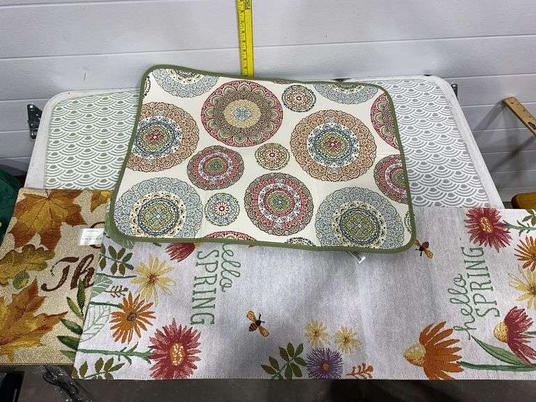 assorted kitchen textiles.