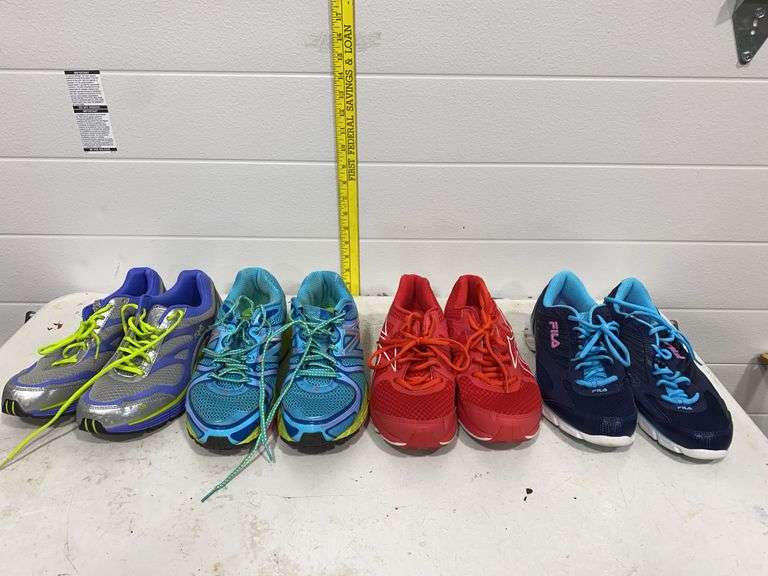 women's / unisex athletic running sneakers.