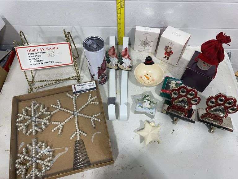 Assorted Christmas & Winter Decor
