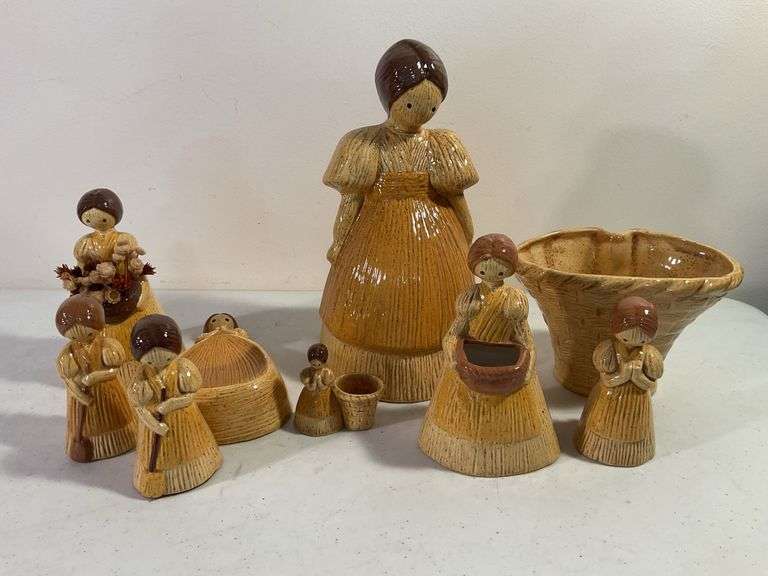 Vintage Corn Husk Girl Ceramic Decor & Accessories – 9 Pieces