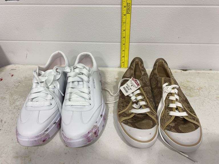 casual lace-up fashion sneakers.