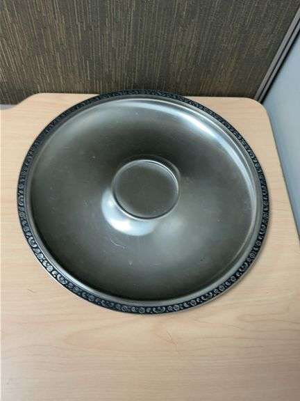 Oneida Custom 18/8 Stainless Steel Serving Bowl with Floral Edge, Crafted in Japan, 13 Inch Diameter