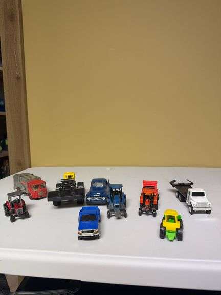 Farm Toy Vehicles & Tractors Assortment