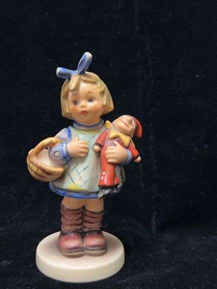 Goebel Hummel Exclusive Special Edition No. 7 Girl with Doll for Collectors' Club 1981 Signed W.Germ