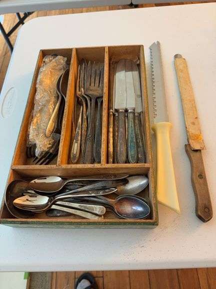 Assorted Flatware, Carving Knives & Kitchen Knives