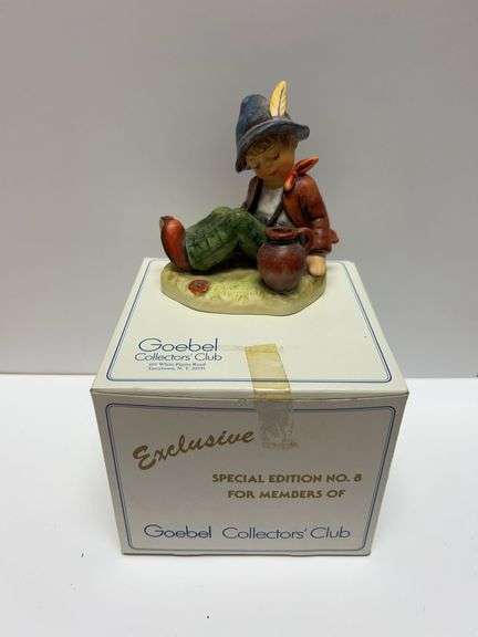 Goebel Collectors' Club Exclusive Special Edition No. 8 Figurine, Germany 1976, With Original Box, 5