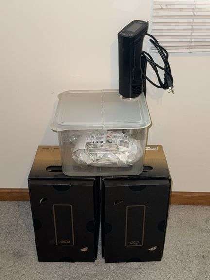 Anova Precision Sous Vide Cooker with Accessories