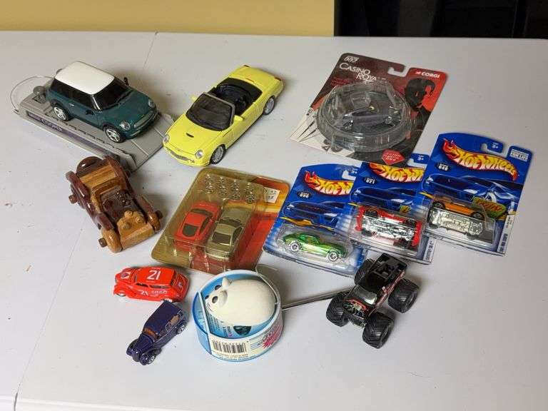 Mixed Die-Cast Vehicles, Hot Wheels, Corgi & Mini Cooper Models